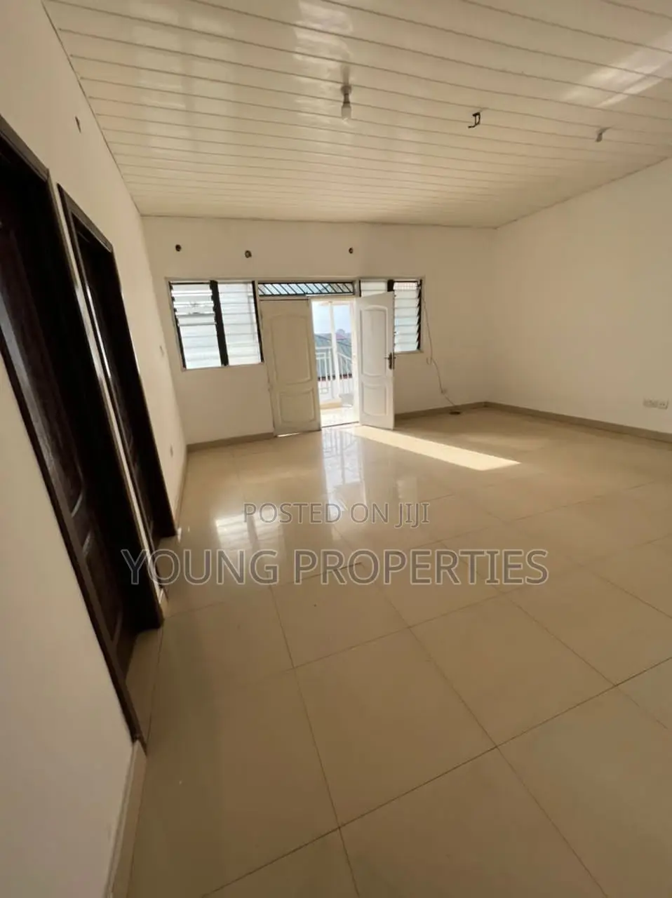 3bdrm Apartment in Awoshie Onyinase for rent