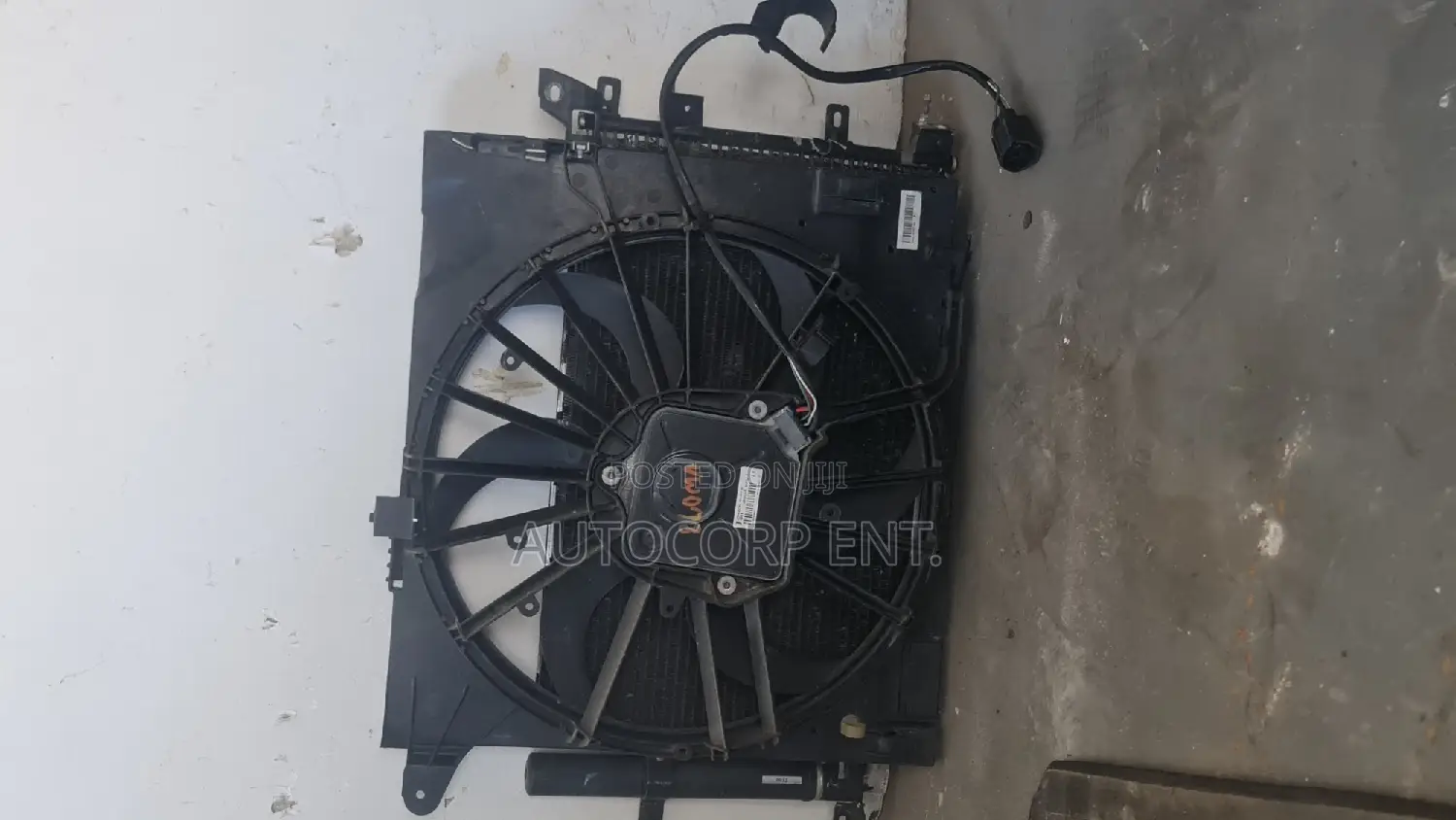 2013 - 2017 Jaguar XF/ XE 2.0T Radiator Assy