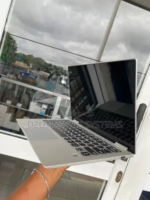 Laptop Lenovo Yoga 700 6GB Intel Core I5 SSD 256GB