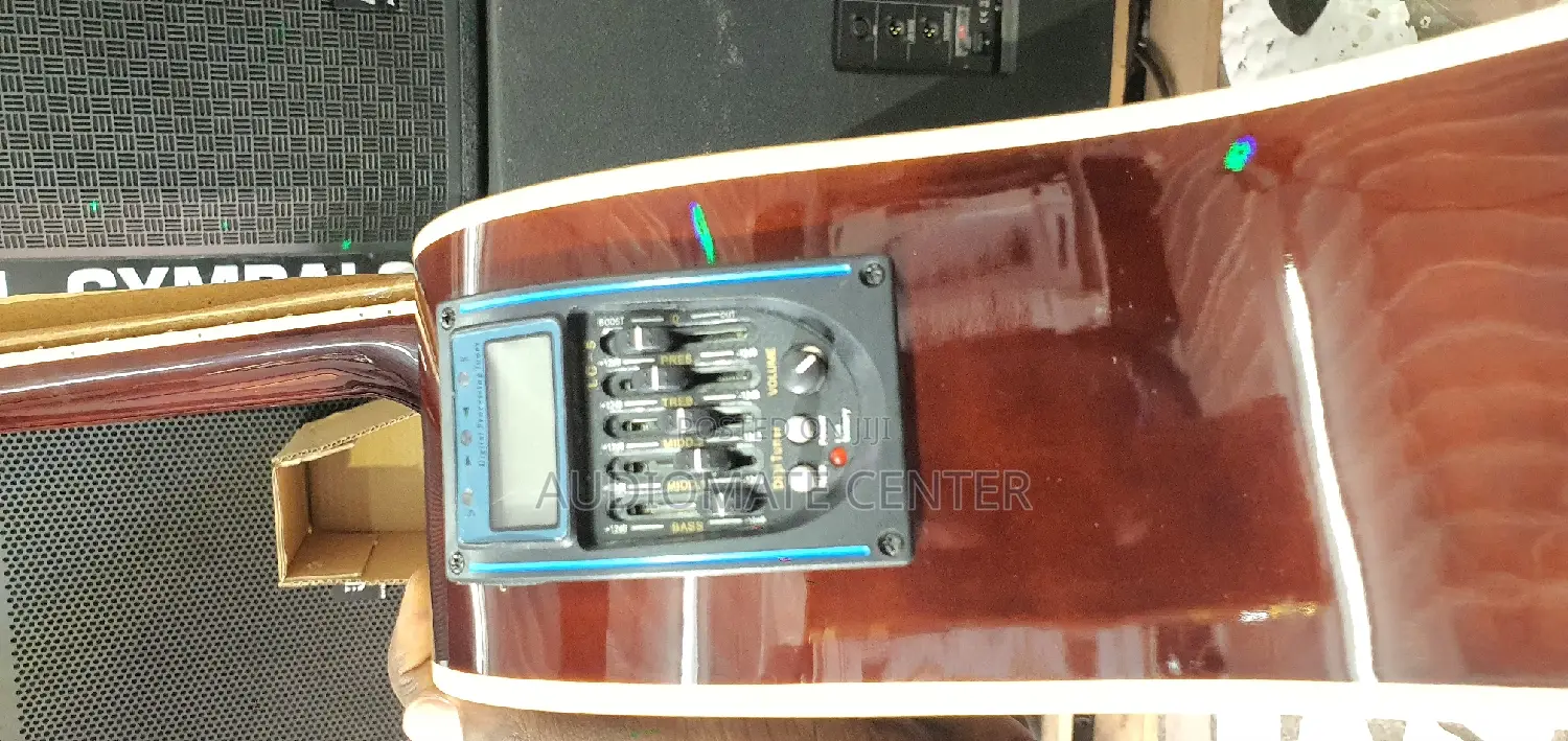Yamaha Semi Acostic