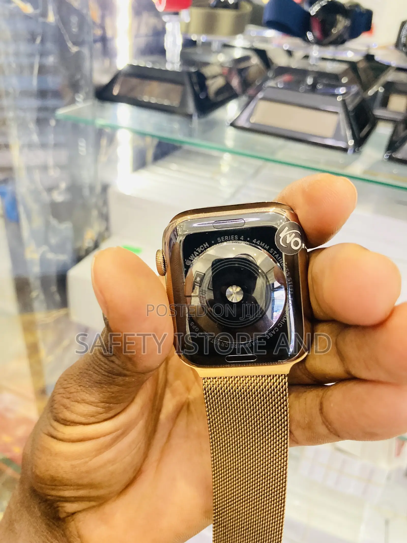 Series 4 44mm Neat