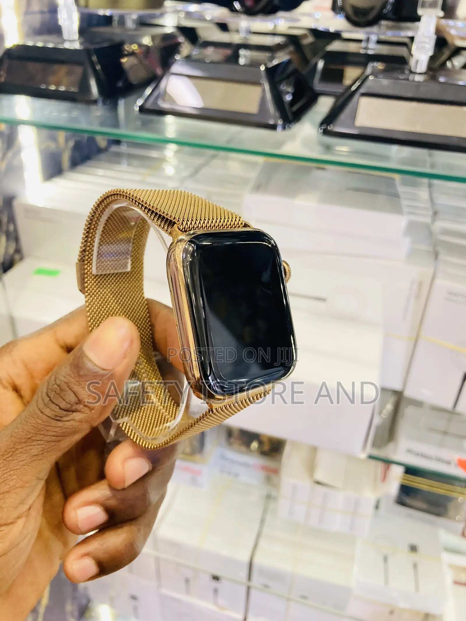 Series 4 44mm Neat