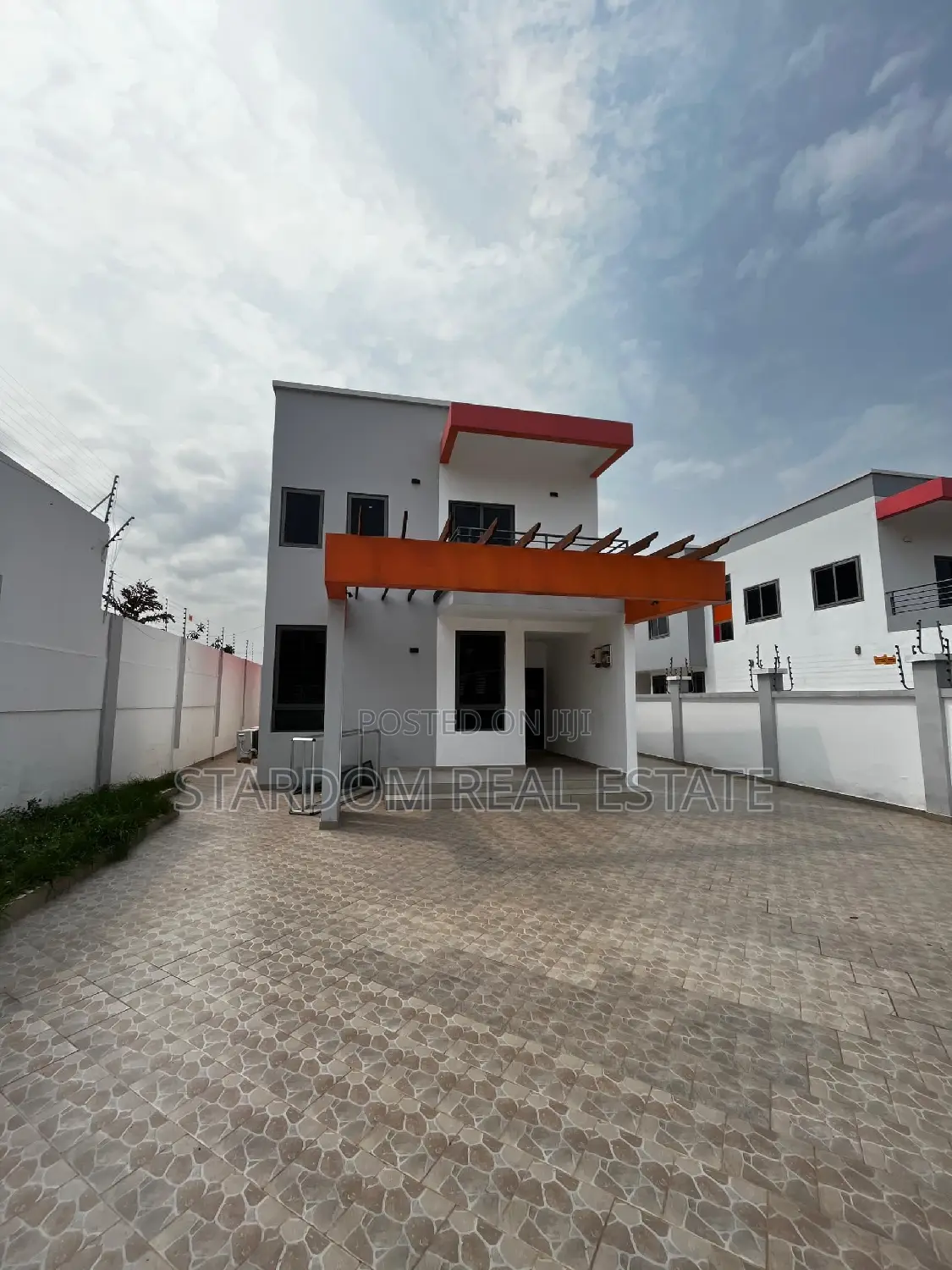 Furnished 4bdrm Duplex in East Legon for rent