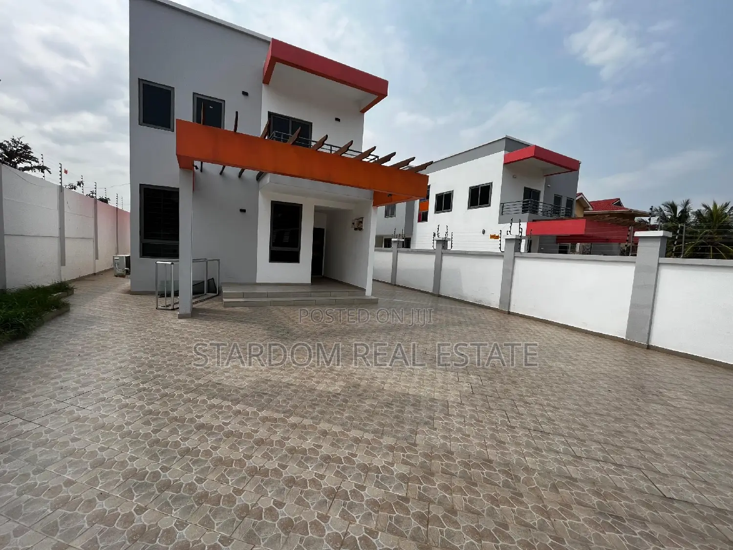Furnished 4bdrm Duplex in East Legon for rent