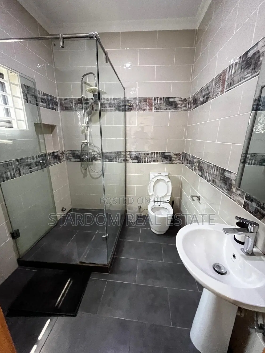 Furnished 4bdrm Duplex in East Legon for rent