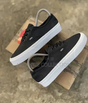 Photo - Vans Sneaker Black/White