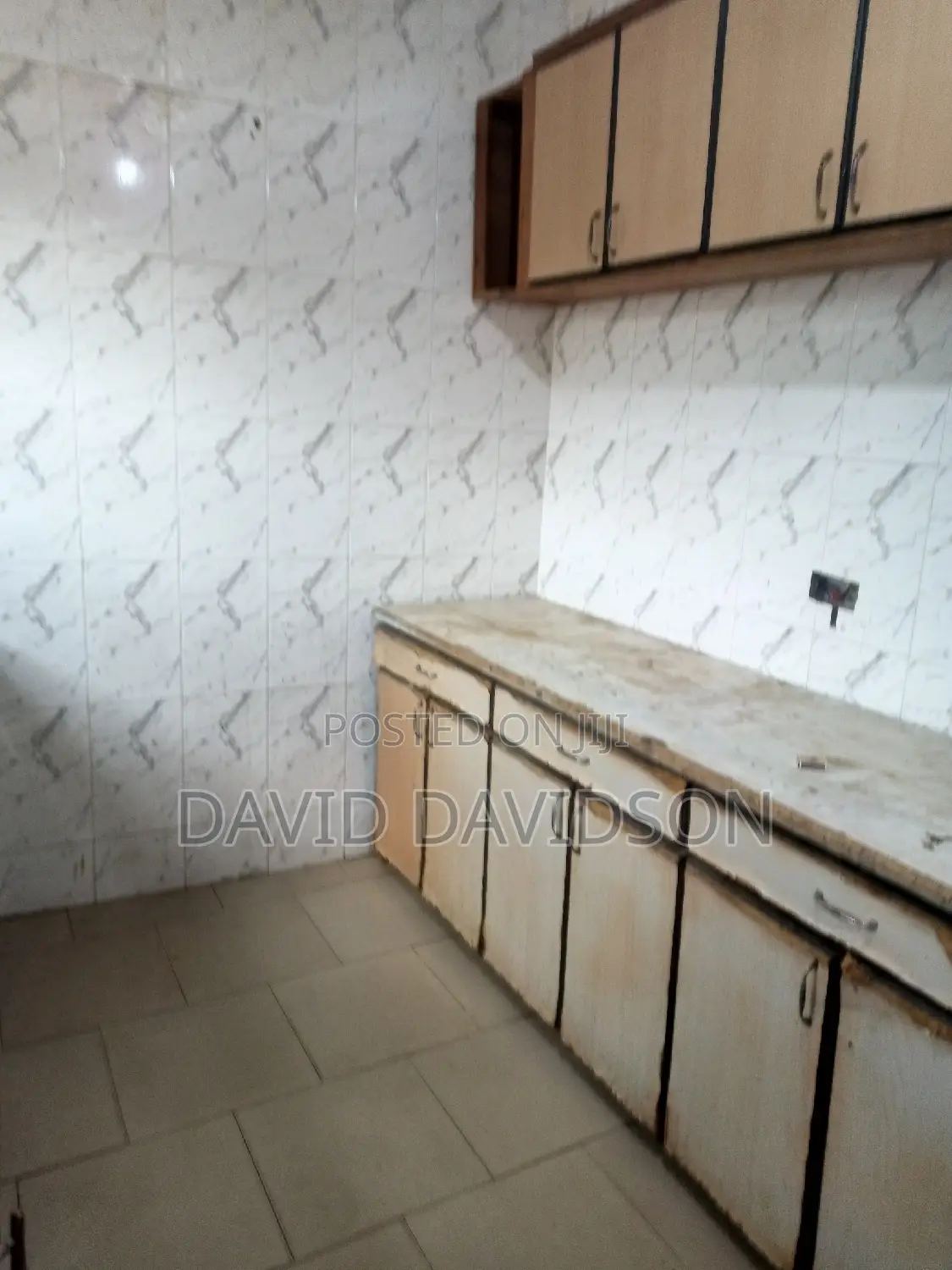 3bdrm Mansion in 3 Bedroom Self, Tema Metropolitan for rent