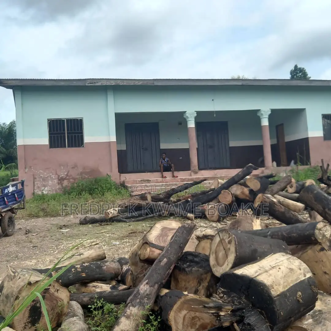 2 Stores With Warehouse for Sale at Bibiani Main Road