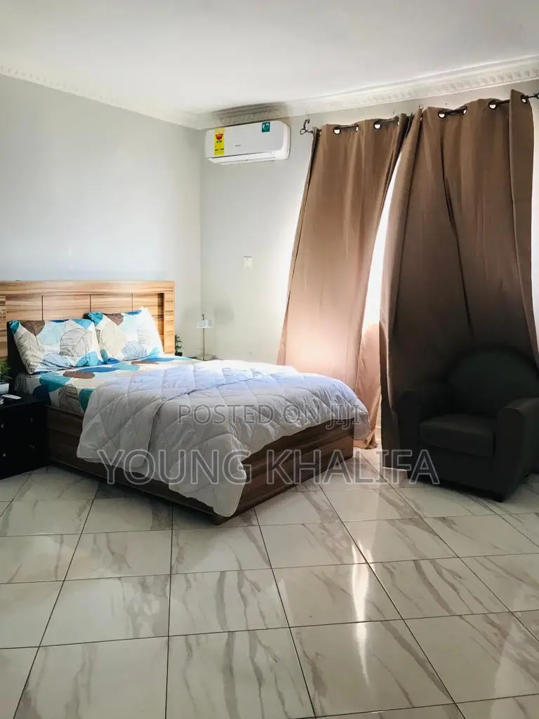Studio Apartments Available Now Airport Area