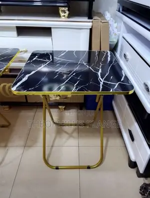 Foldable Glass Table (80 By 80)