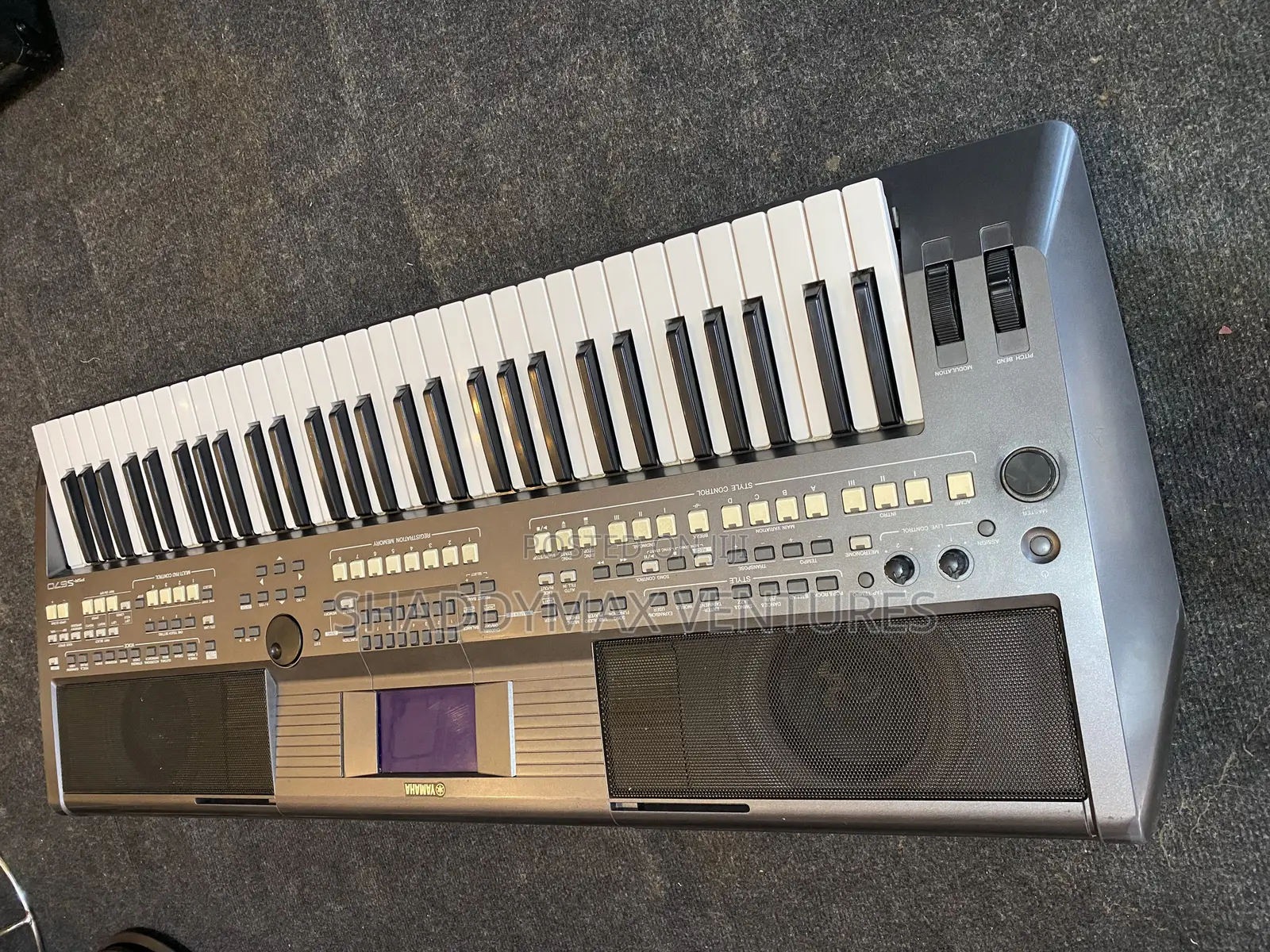 Yamaha S670 Keyboard