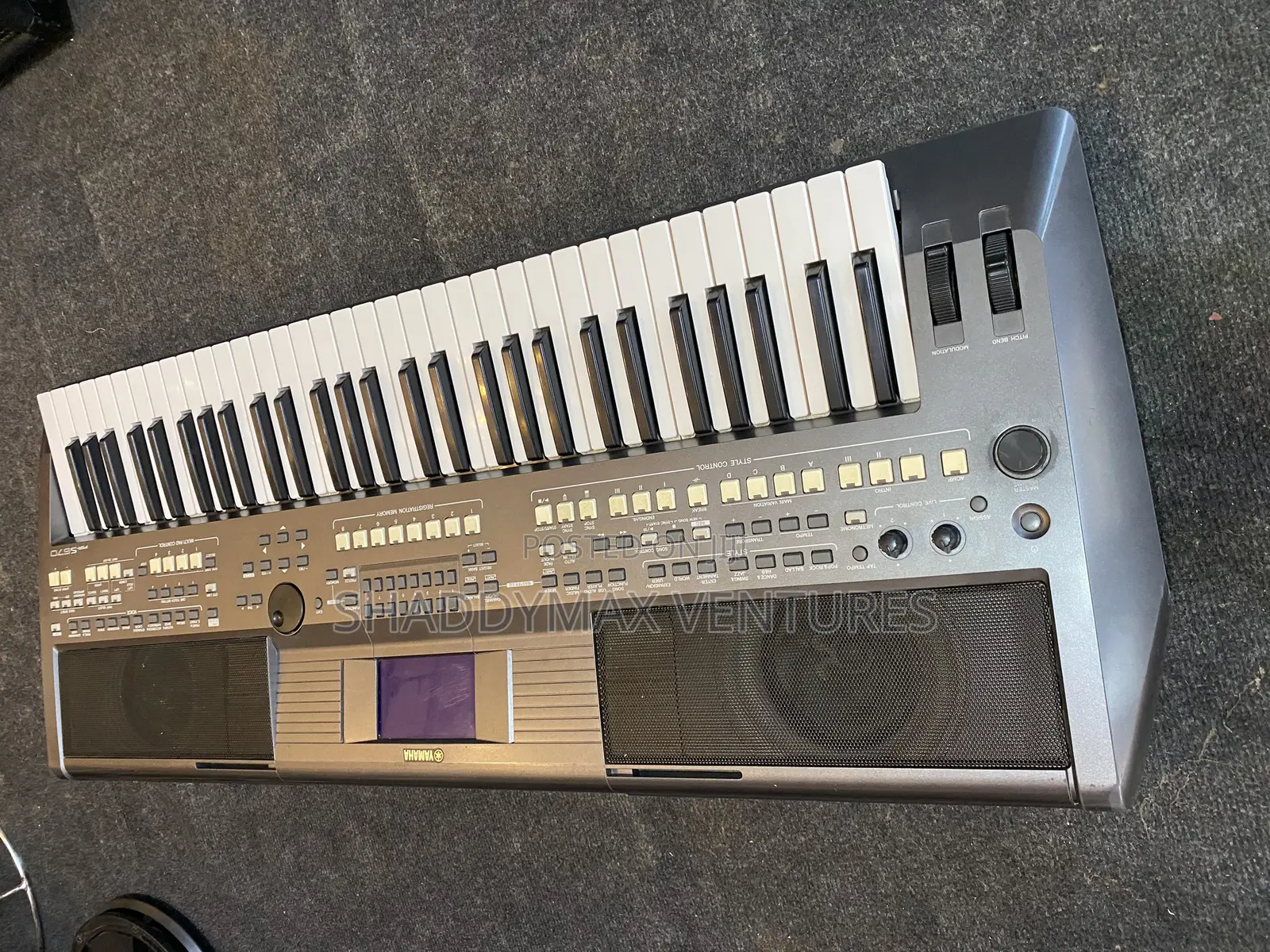 Yamaha S670 Keyboard