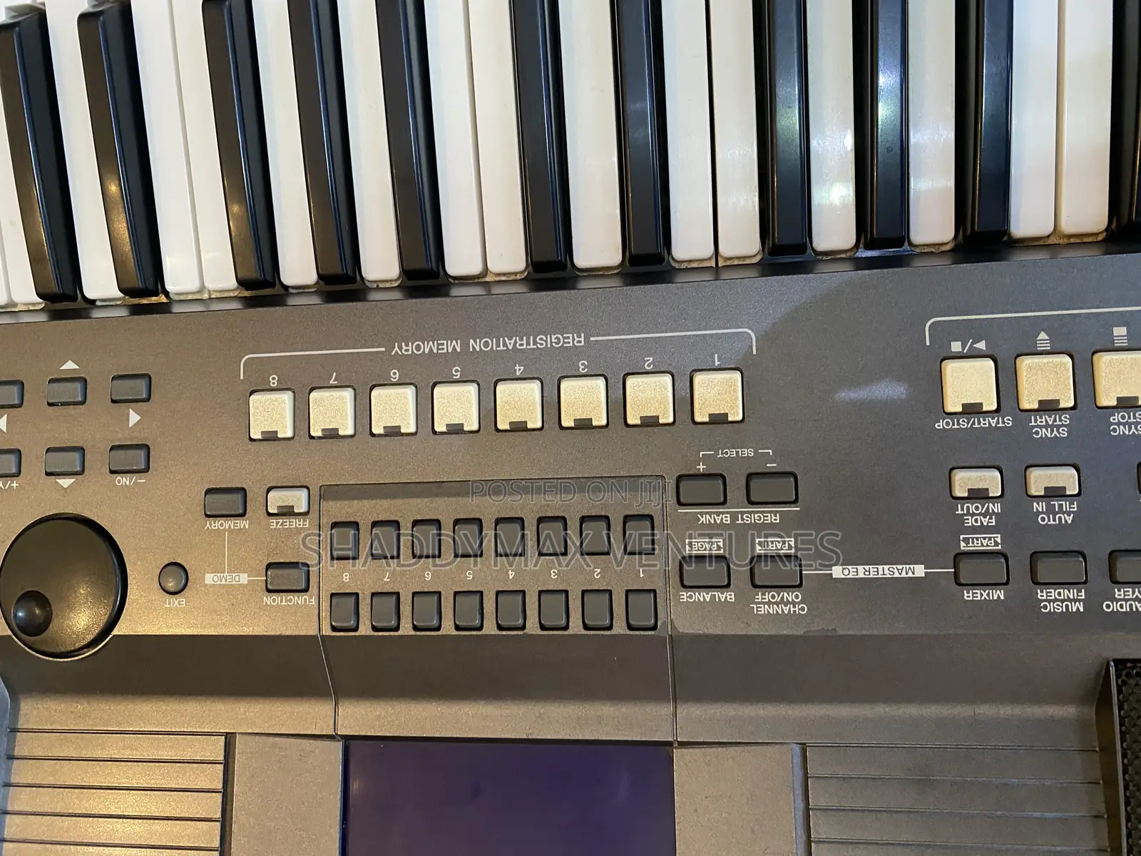 Yamaha S670 Keyboard