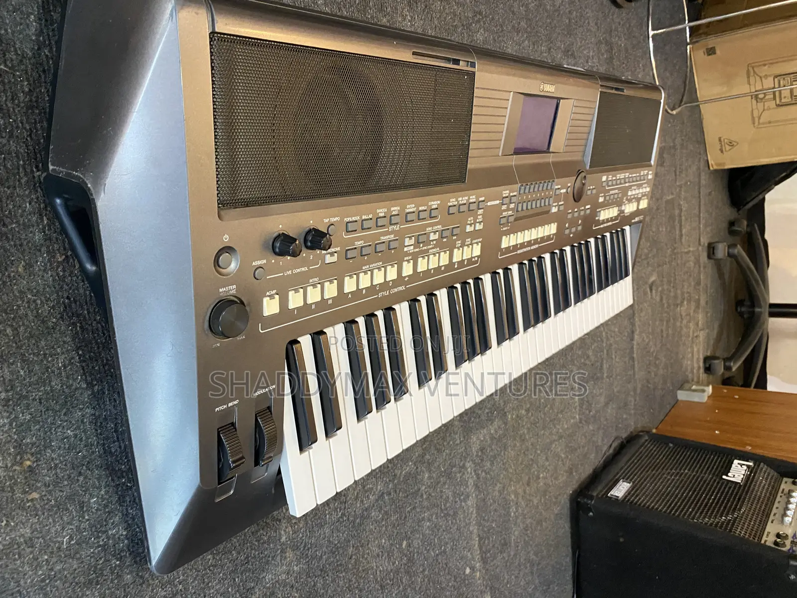 Yamaha S670 Keyboard
