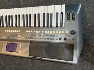 Yamaha S670 Keyboard