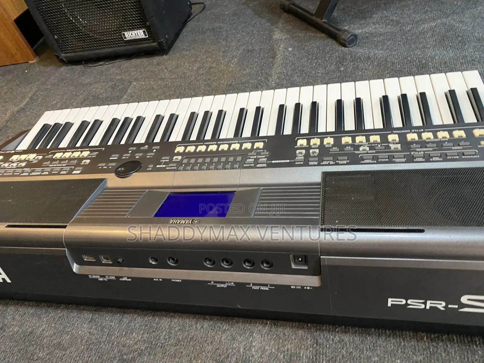 Yamaha S670 Keyboard