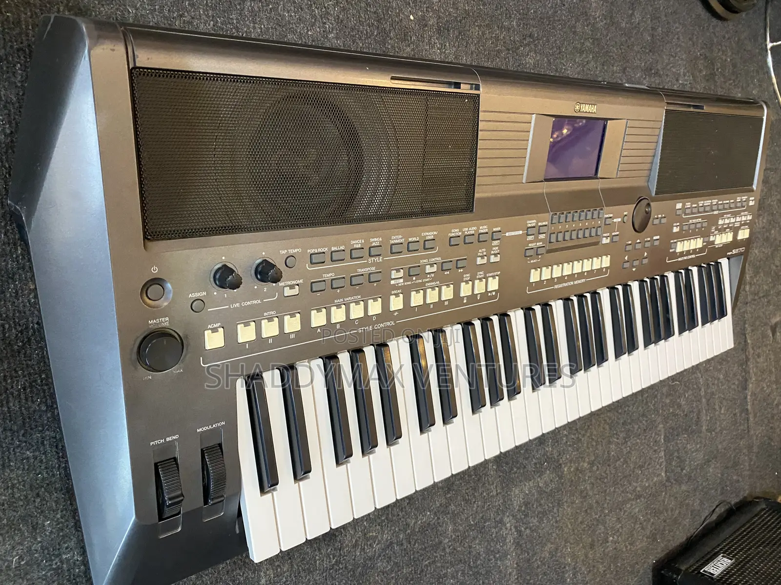 Yamaha S670 Keyboard