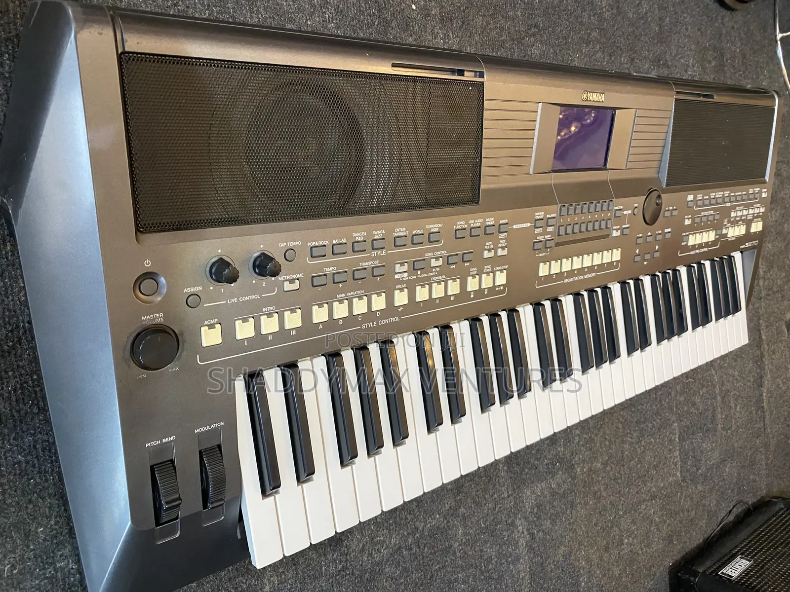 Yamaha S670 Keyboard
