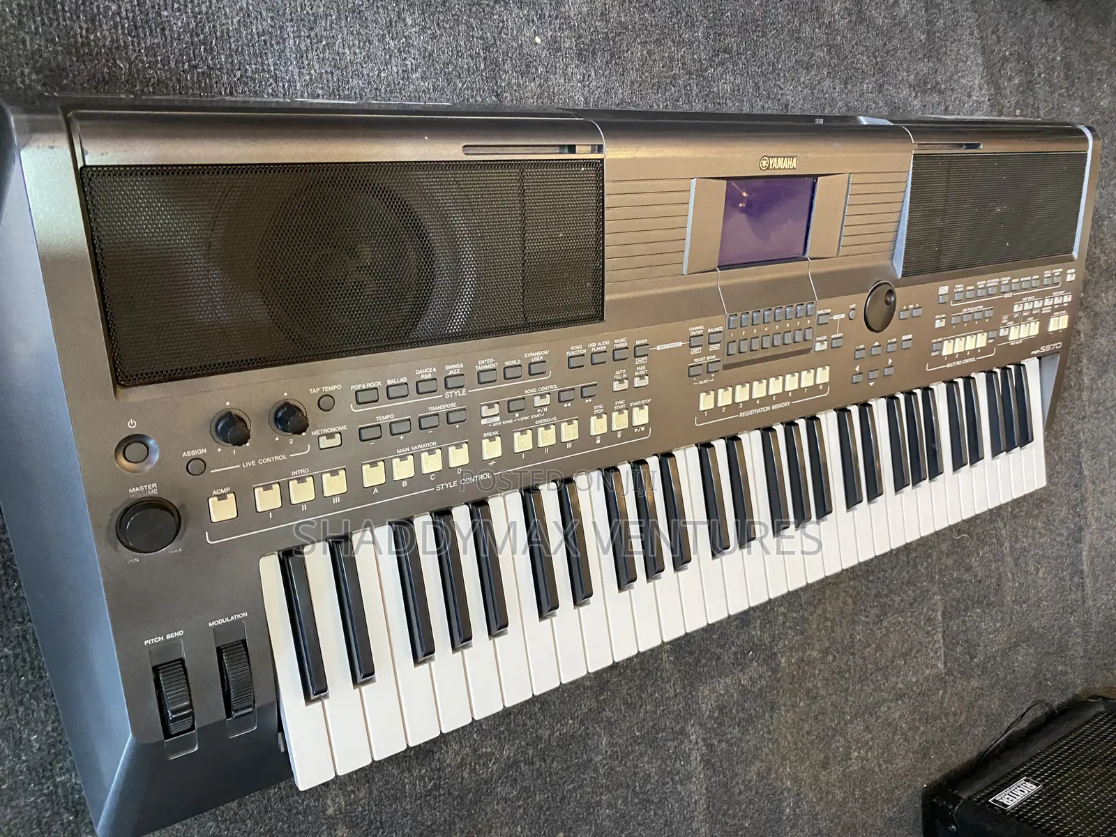 Yamaha S670 Keyboard