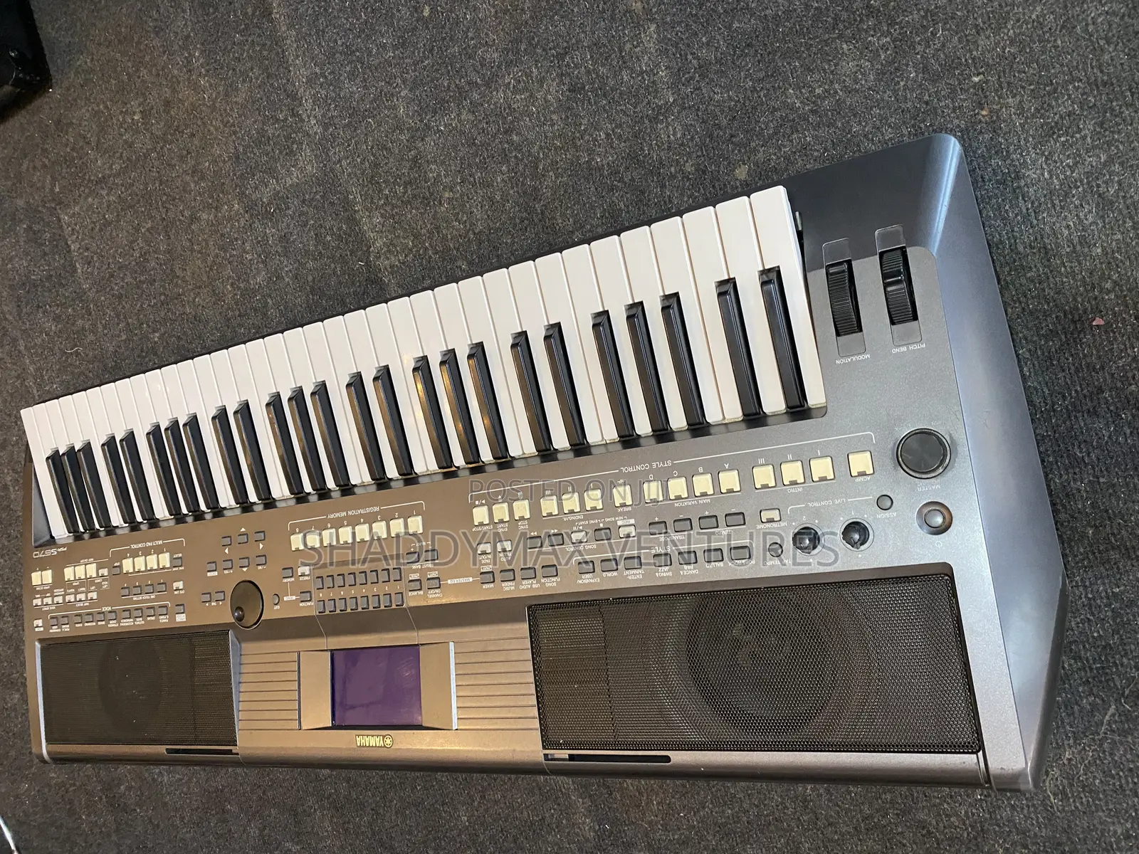 Yamaha S670 Keyboard