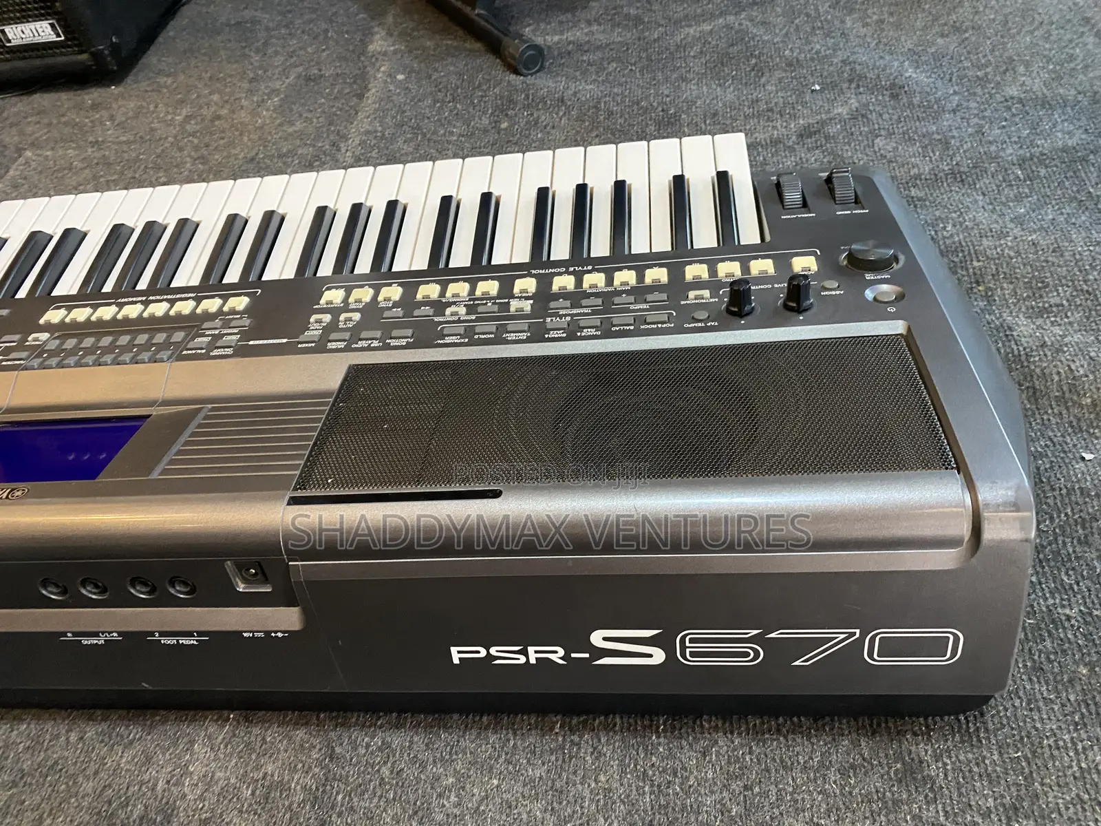 Yamaha S670 Keyboard