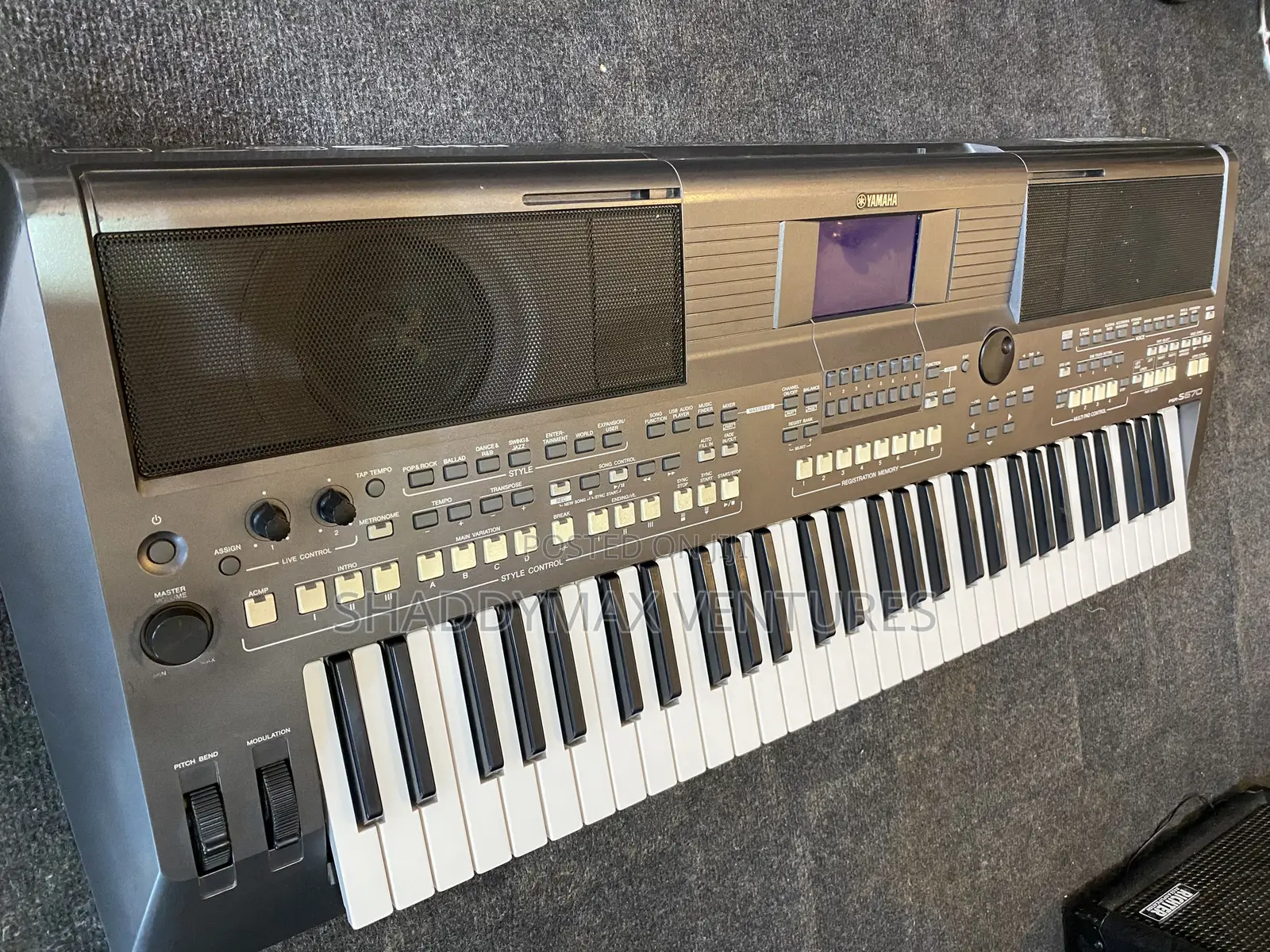 Yamaha S670 Keyboard