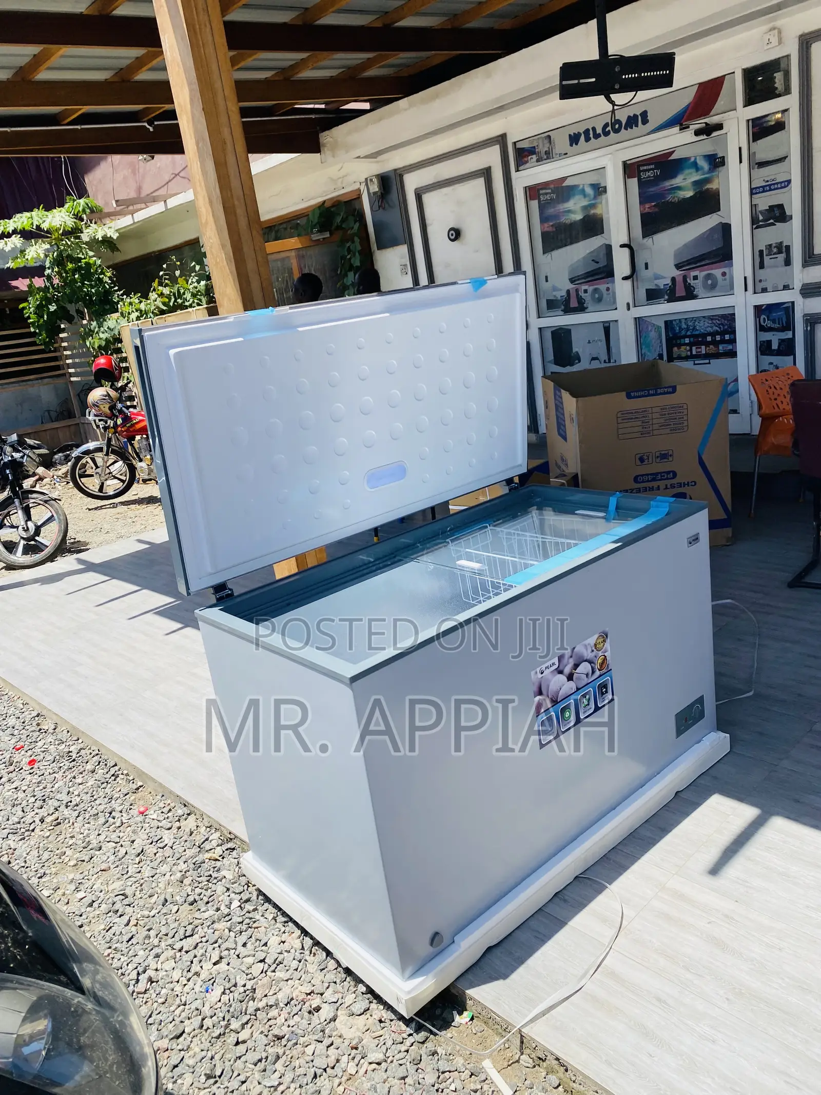 Effective and Reliable Pearl 1 Door Chest Freezer(PCF-380)