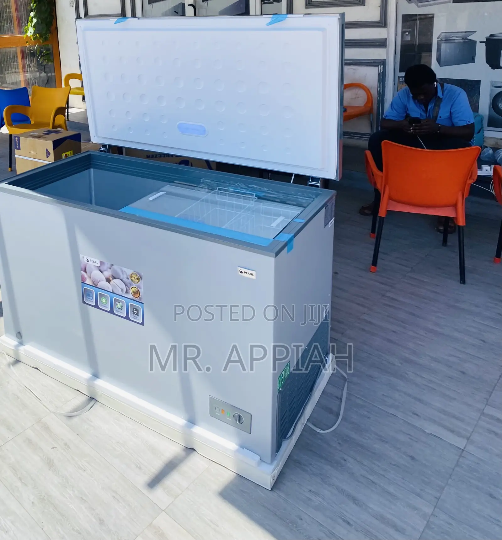 Pearl Single Door Electric Chest Freezer(Gray).