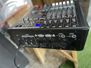 Yamaha 6 Channel Powered Mixer (Kpg-8806)