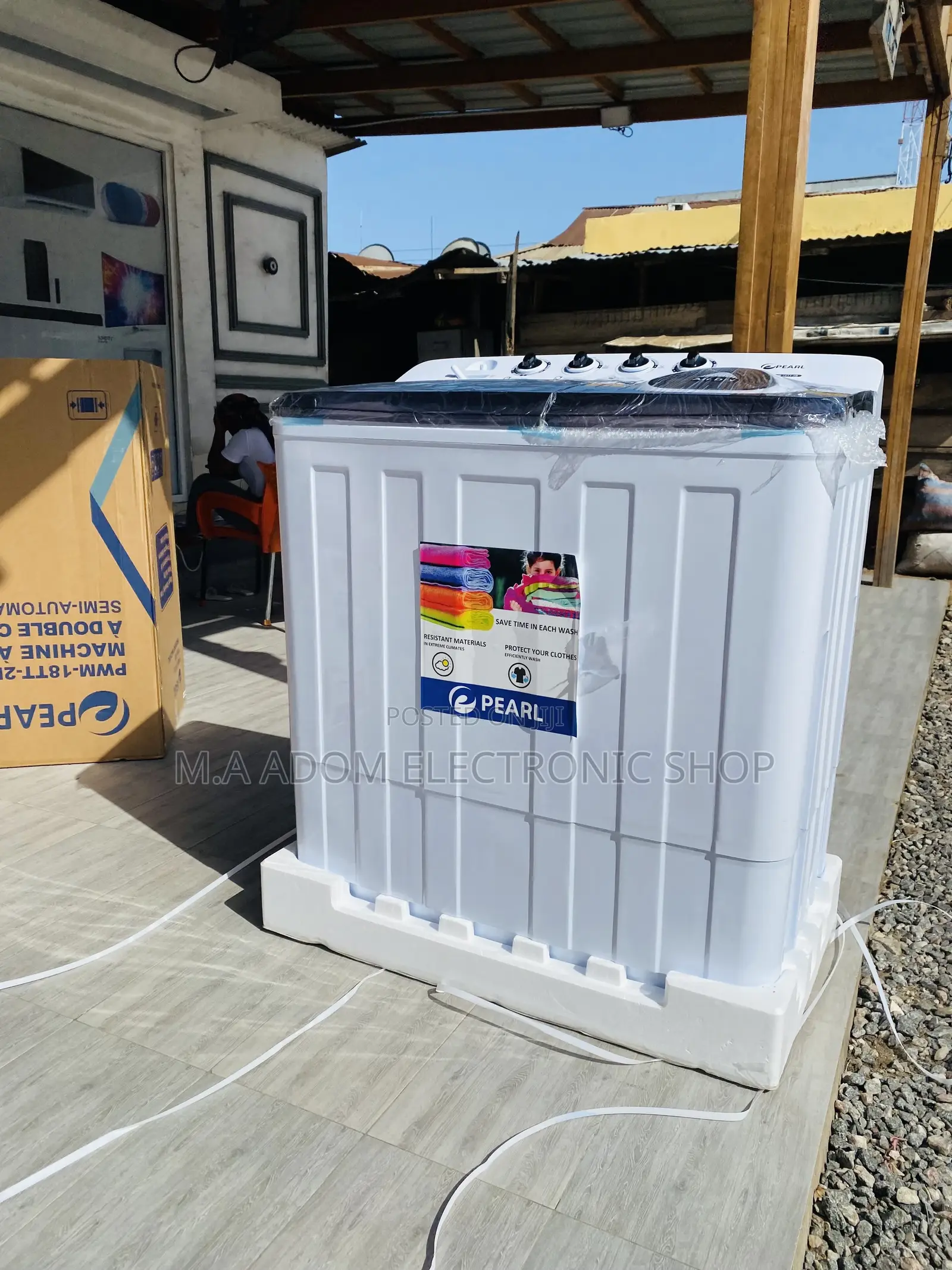 Sealed in Box Semi-Automatic Pearl 18kg Washing Machine.