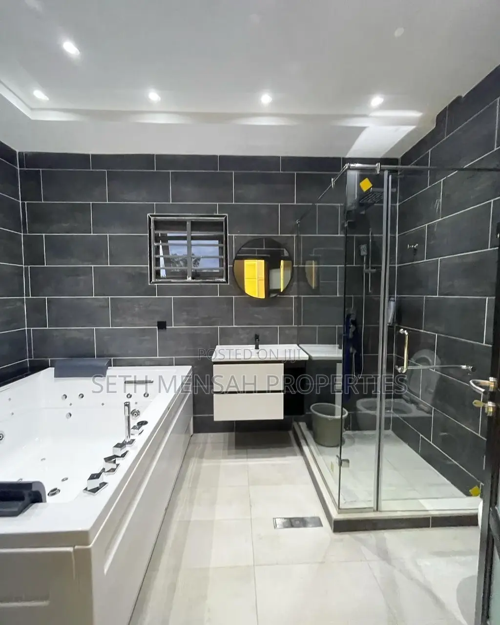 4bdrm House in For Sale, Ashaley Botwe for sale