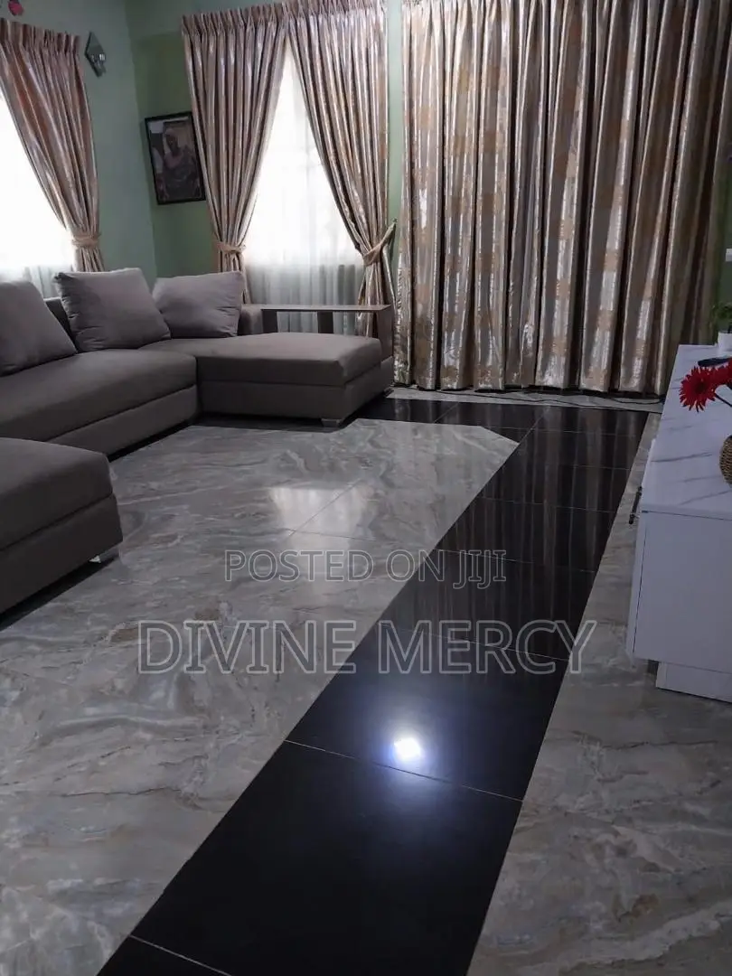8bdrm Duplex in Acp, Awutu Senya East Municipal for sale