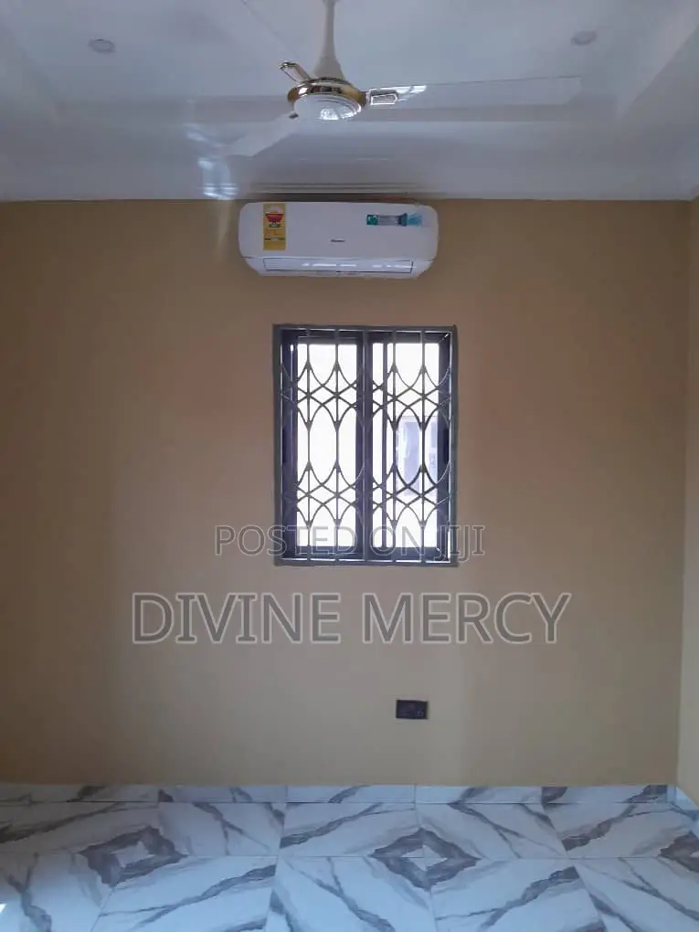 4bdrm Duplex in Acp, Awutu Senya East Municipal for sale
