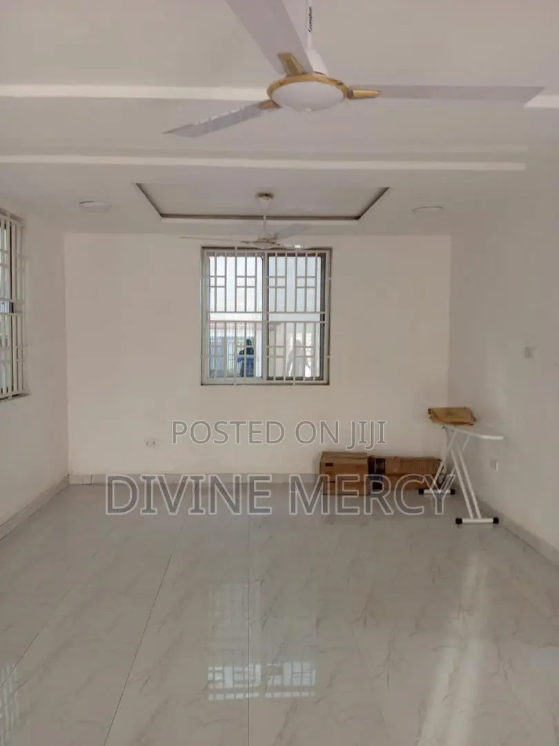 4bdrm Duplex in Acp, Awutu Senya East Municipal for sale