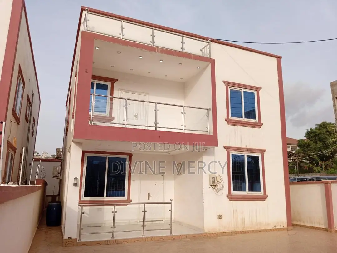 4bdrm Duplex in Acp, Awutu Senya East Municipal for sale