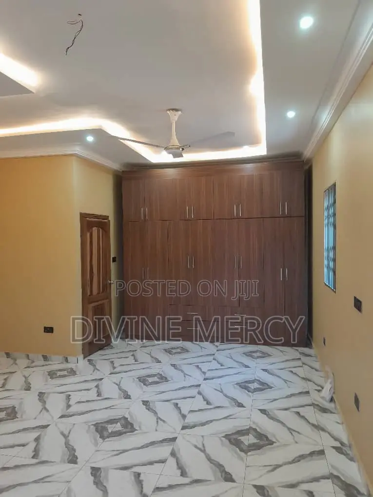 3bdrm Bungalow in Amansamman, Awutu Senya East Municipal for sale