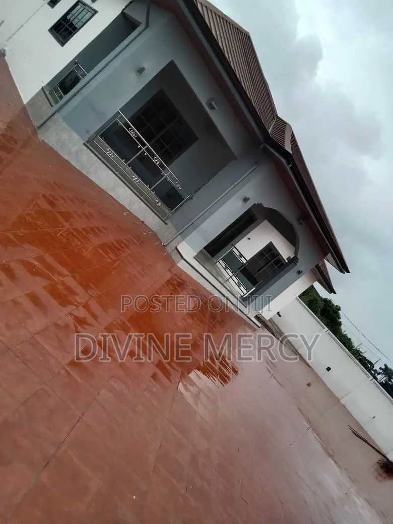 3bdrm Bungalow in Amansamman, Awutu Senya East Municipal for sale