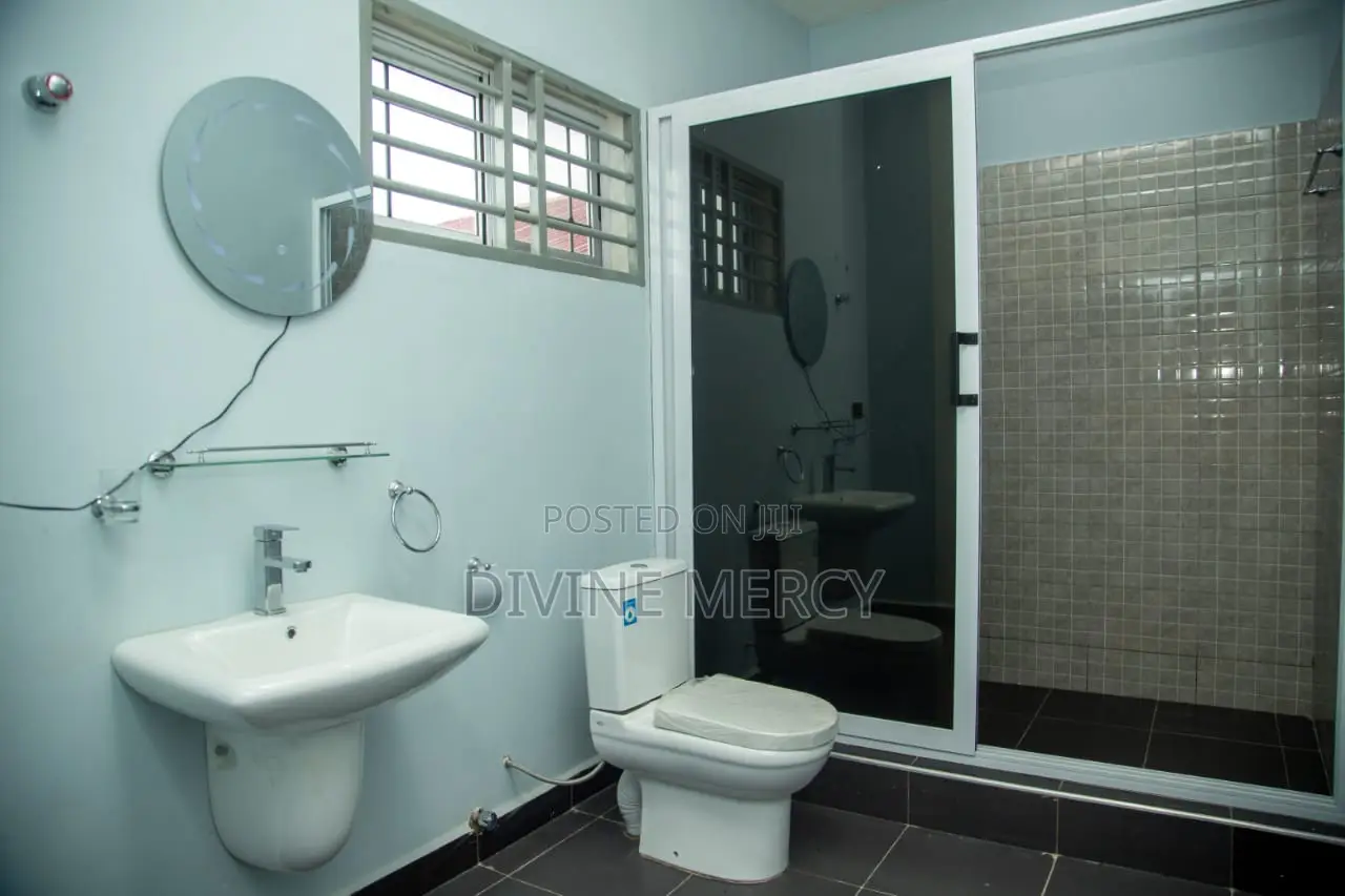 4bdrm Bungalow in Accra, Awutu Senya East Municipal for sale