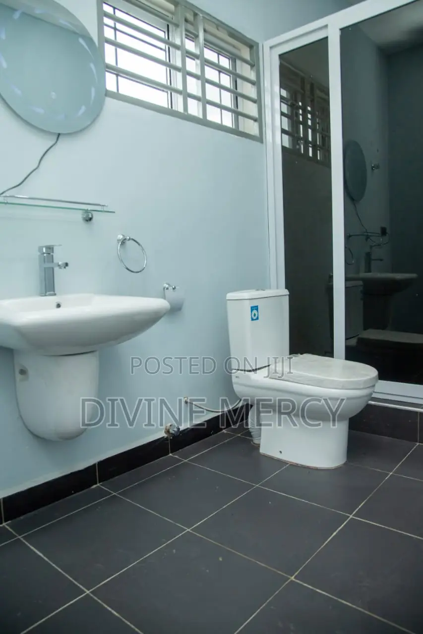 4bdrm Bungalow in Accra, Awutu Senya East Municipal for sale