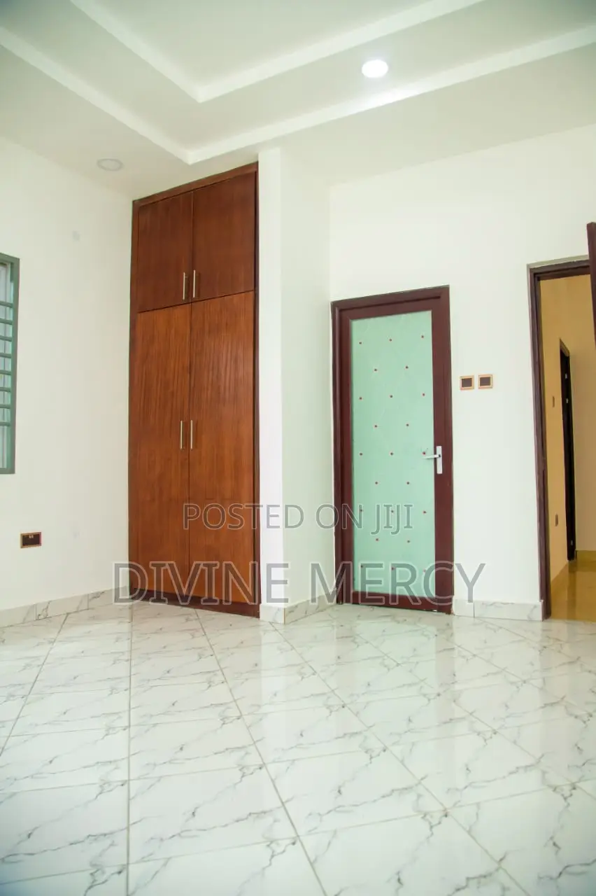 4bdrm Bungalow in Accra, Awutu Senya East Municipal for sale