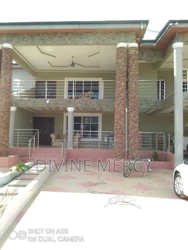 5bdrm Duplex in Amasamman, Awutu Senya East Municipal for sale