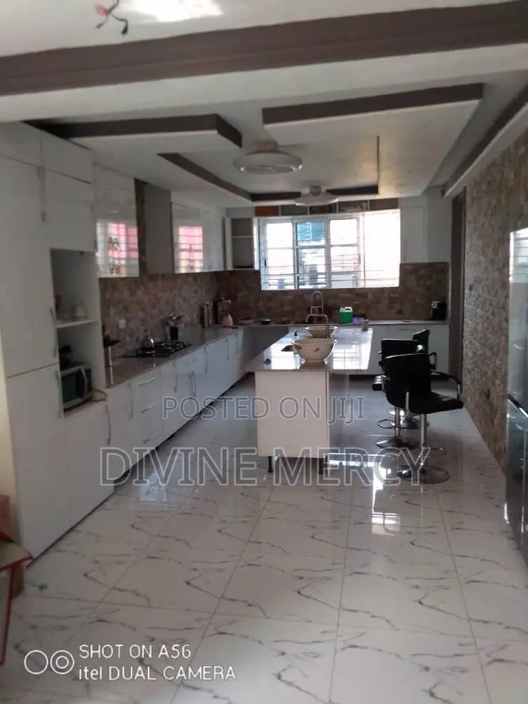 5bdrm Duplex in Amasamman, Awutu Senya East Municipal for sale