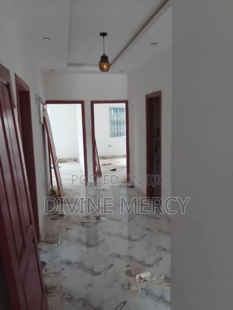 3bdrm Bungalow in Kuntunsi, Awutu Senya East Municipal for sale