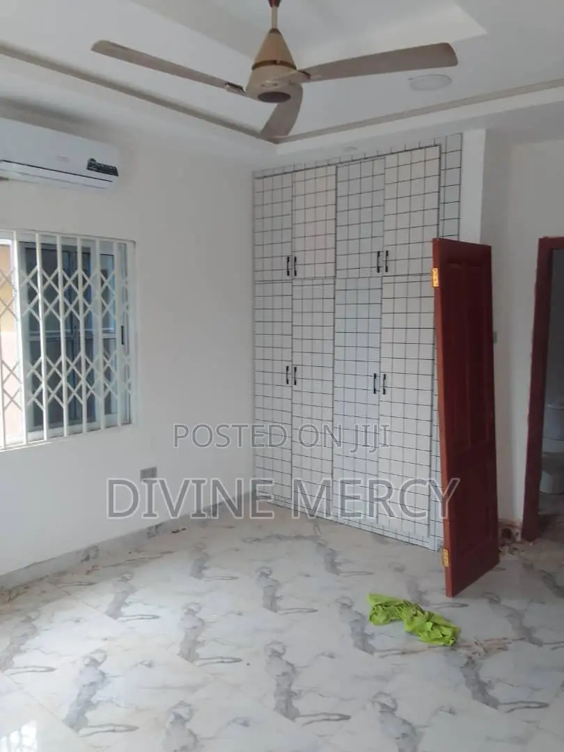 3bdrm Bungalow in Kuntunsi, Awutu Senya East Municipal for sale