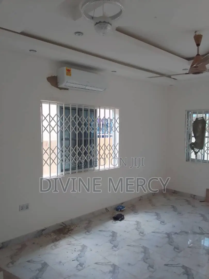 3bdrm Bungalow in Kuntunsi, Awutu Senya East Municipal for sale