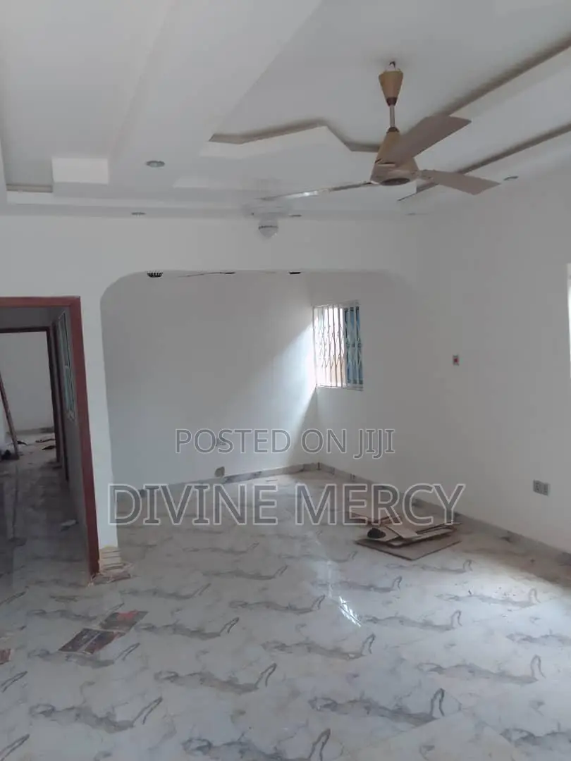 3bdrm Bungalow in Kuntunsi, Awutu Senya East Municipal for sale