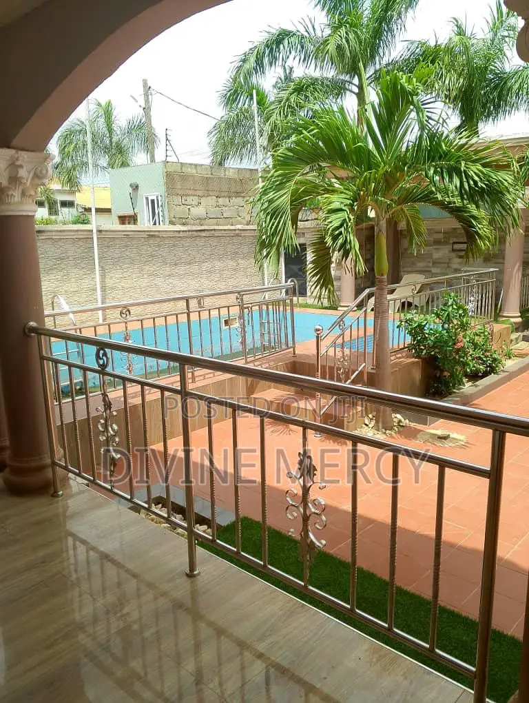 4bdrm Bungalow in Agbogba Junction, Awutu Senya East Municipal