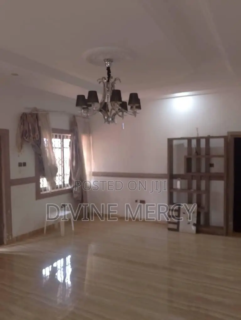 4bdrm Bungalow in Agbogba Junction, Awutu Senya East Municipal