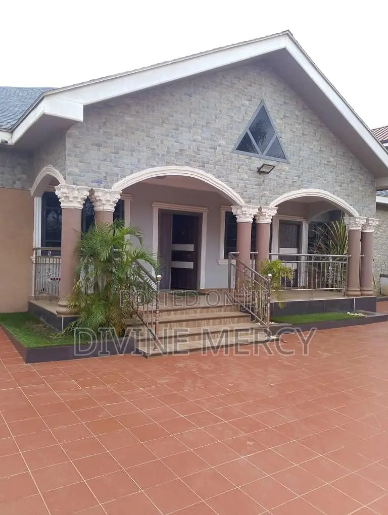 4bdrm Bungalow in Agbogba Junction, Awutu Senya East Municipal