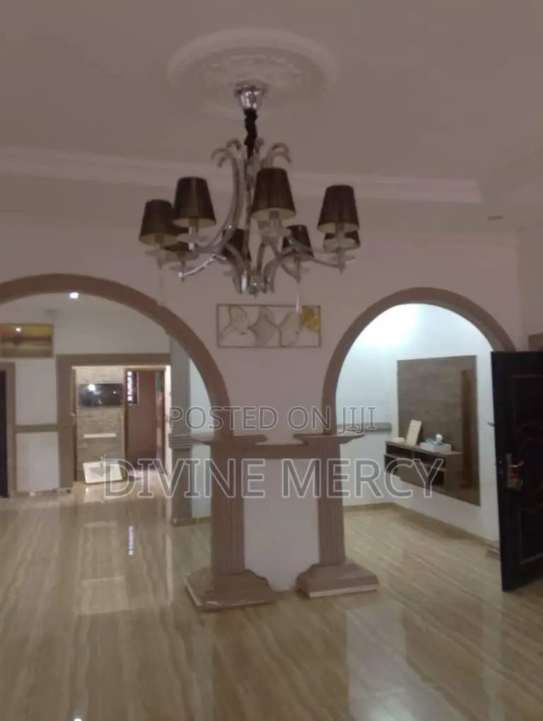 4bdrm Bungalow in Agbogba Junction, Awutu Senya East Municipal